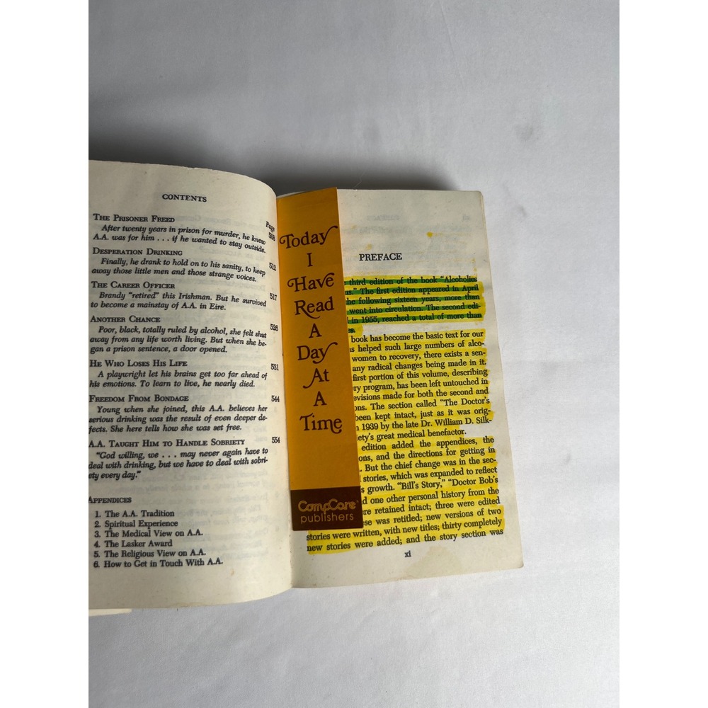 VINTAGE Alcoholics Anonymous Paperback Book Adult Small White Fair